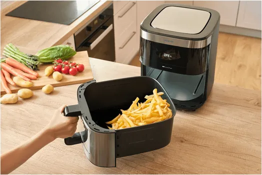 SENCOR SFR 9000SS FRITEZA NA VRUĆ VAZDUH KARAKTERISTIKE - TIP: FRITEZA NA VRUĆ VAZDUH SNAGA: 1.700W FILTER: ALUMINIJUMSK (16 / 17)