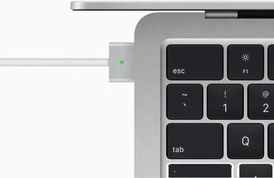 APPLE MACBOOK AIR 13.6 M2/8GB/256GB SSD (38 / 46)