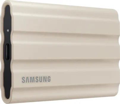 SAMSUNG T7 SHIELD 1TB BEIGE EKSTERNI SSD DISK │ IP65 OTPORNOST │ BRZINA ČITANJA DO 1.050 MB/S │ BRZINA ZAPISIVANJA DO 1.000 MB/S │ KAPACITET 1TB │ USB 3.2 GEN 2 I PCIE NVME TEHNOLOGIJA │ GUMIRANI DIZAJN (1 / 4)