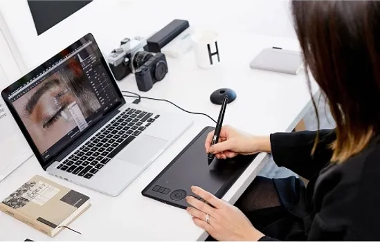WACOM INTUOS PRO S PTH460K0B AKTIVNA POVRŠINA 160MM X 100MM, REZOLUCIJA 5080 LPI, OSJETLJIVOST 8.192 NIVOA PRITISKA, INTERFEJS: BLUETOOTH, USB 2.0 (4 / 10)