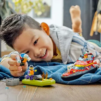 LEGO CITY 60373 FIRE RESCUE BOAT (14 / 15)