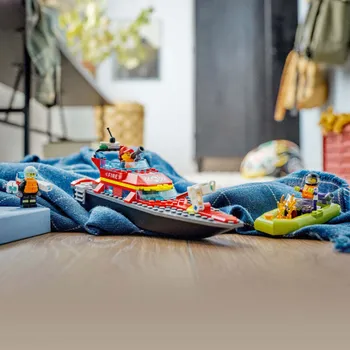 LEGO CITY 60373 FIRE RESCUE BOAT (15 / 15)