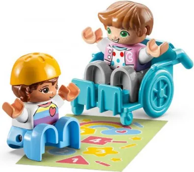 LEGO DUPLO TOWN 10992 LIFE AT THE DAY-CARE CENTER 2 (4 / 11)