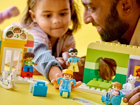 LEGO DUPLO TOWN 10992 LIFE AT THE DAY-CARE CENTER 2 (9 / 11)
