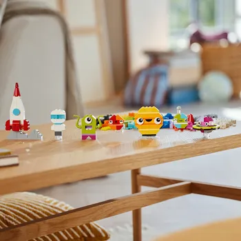 LEGO CLASSIC 11037 CREATIVE SPACE PLANETS 5 (4 / 25)