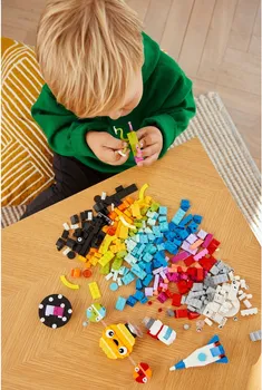 LEGO CLASSIC 11037 CREATIVE SPACE PLANETS 5 (15 / 25)