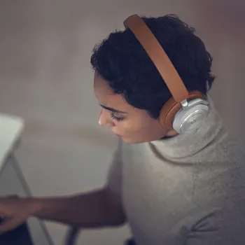 BANG & OLUFSEN BEOPLAY HX [WIRELESS] (31 / 36)