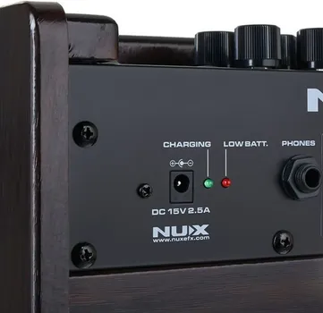 NUX AC-25 BATTERY ACOUSTIC AMPLIFIER AKUSTICNO POJACALO SA PUNJIVOM BATERIJOM