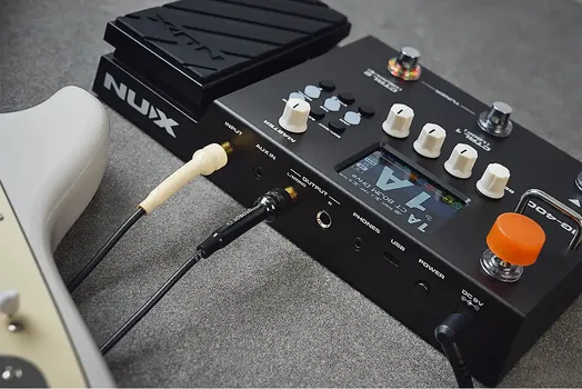 NUX MG-400 GITARSKI MULTI EFFECT PROCESSOR