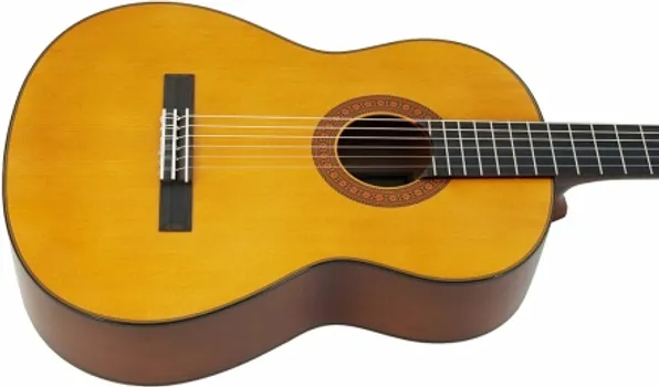 YAMAHA C70 (2 / 3)