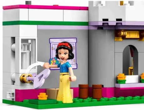 LEGO DISNEY 43205 ULTIMATE ADVENTURE CASTLE PRINCESS 6 (1 / 12)