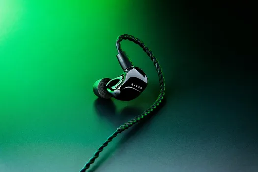 RAZER MORAY - ERGONOMIC IN-EAR, HYBRID DUAL-DRIVER ACOUSTIC DESIGN (6 / 9)