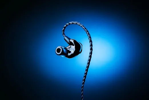 RAZER MORAY - ERGONOMIC IN-EAR, HYBRID DUAL-DRIVER ACOUSTIC DESIGN (7 / 9)