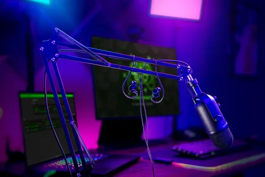 RAZER MORAY - ERGONOMIC IN-EAR, HYBRID DUAL-DRIVER ACOUSTIC DESIGN (8 / 9)