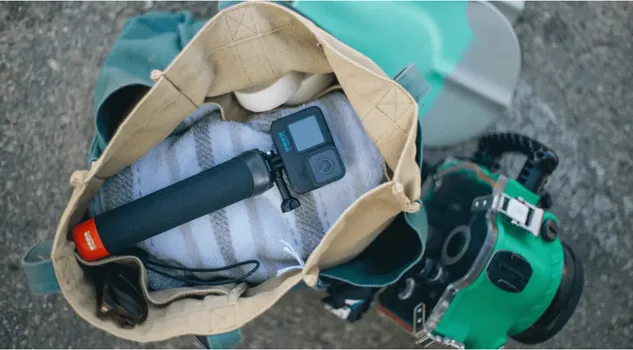 INSTA 360 FLOATING HAND GRIP (9 / 9)