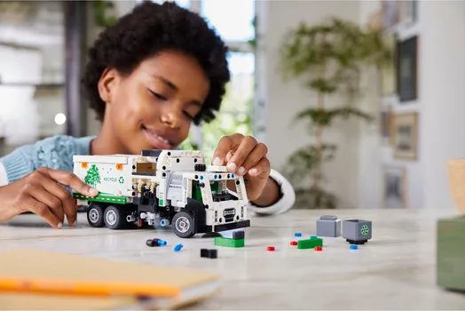 LEGO TECHNIC 42167 MACK LR ELECTRIC GARBAGE TRUCK 8+ (8 / 16)