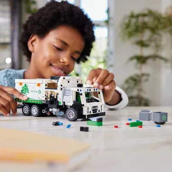 LEGO TECHNIC 42167 MACK LR ELECTRIC GARBAGE TRUCK 8+ (10 / 16)