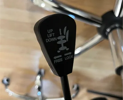 NAMJESTAJKUPI KANCELARIJSKA STOLICA 038 (2 / 3)