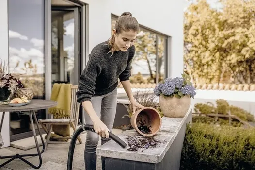 KARCHER WD 3 V-17/4/20 USISIVAČ ZA SUVO I MOKRO USISAVANJE [1000W / 17L] (2 / 7)