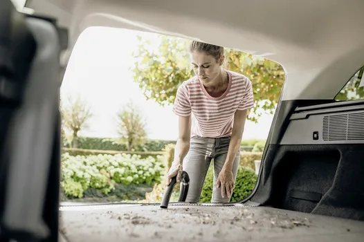KARCHER WD 4 V-20-5-22 USISIVAČ ZA SUVO I MOKRO USISAVANJE [1000W] (5 / 13)
