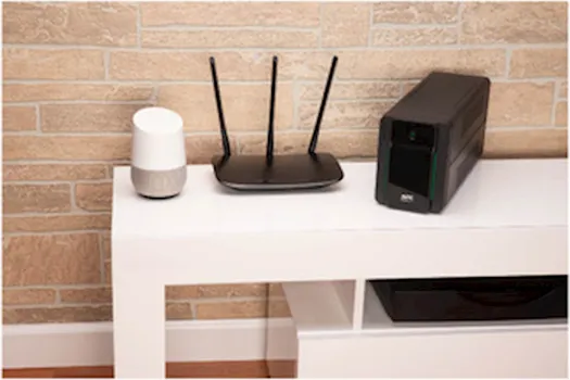 APC UPS BVX900LI (2 / 6)