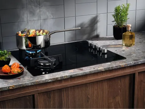 ELECTROLUX UGRADNA PLOČA EGE6172NOK (PLIN+STRUJA) 60CM ŠIRINE, 2 STRUJNE ZONE ZA KUVANJE, 2 PLINSKE ZONE ZA KUVANJE (7 / 10)