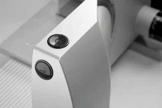 GORENJE R708A MESOREZNICA SNAGA MOTORA: 100 W, DEBLJINA REZA (MM): 0-15, TACNA ZA POSLUŽIVANJE (12 / 12)