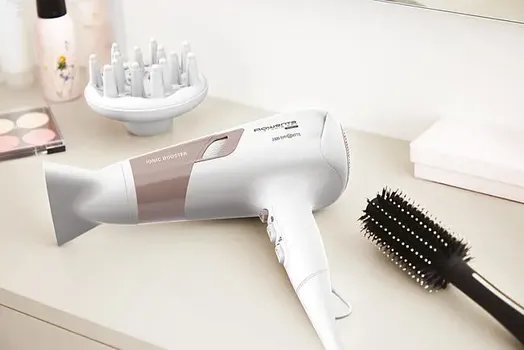 ROWENTA CV5830F0 CV5830F0, SNAGA 2300 W, BOJA BIJELA, OSTALO IONIZATOR,2 BRZINE, 3 TEMPERATURE ZAGRIJAVANJA, DIFUZOR, KUKICA ZA VJEŠANJE, ZAŠTITA OD PREGRIJAVANJA (8 / 13)