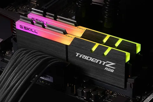 G.SKILL DIMM DDR4 16GB (2x8) / 3200MHz F4-3200C16D-16GTZR TRIDENT Z RGB