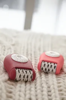 ROWENTA EP1110F1 ROWENTIN EPILATOR EASY TOUCH DJELUJE NA DVIJE BRZINE. SET SADRŽI: EPILATOR, ČETKU ZA ČIŠĆENJE I ADAPTER ZA SPAJANJE (8 / 9)