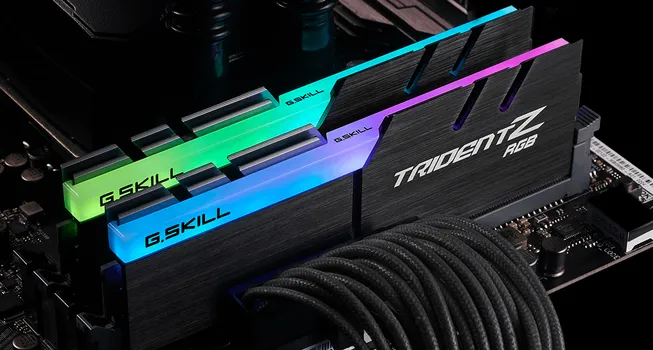 G.SKILL DIMM DDR4 16GB (2x8) / 3600MHz F4-3600C18D-16GTZRX TRIDENT Z RGB