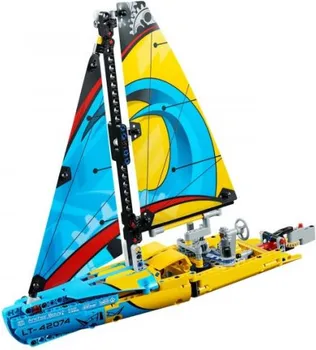 LEGO TECHNIC 42074 RACING YACHT (1 / 3)