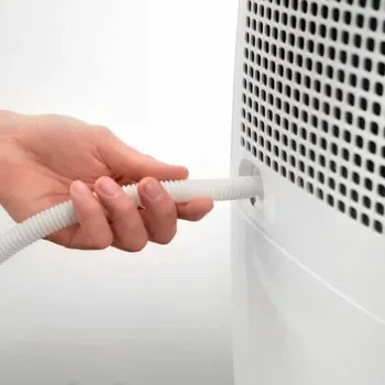 DELONGHI DEXD216RF 125115 DELONGHI ODVLAŽIVAČ VAZDUHA TASCIUGO ARIADRY MULTI DEXD216RF - POGODNO ZA SOBE DO VELIČINE: 75 M³ - KAPACITET ODVLAŽIVANJA (MAKS.): 16 L/24Č - KAPACITET VODENOG REZERVOARA: 2,1 L - SNAGA: 304 W - NIVO BUKE: 40 DB - BROJ BRZINA: 2 - TRAJANJE TAJMERA (MAKSIMALNO): 12 H - LED DISPLEJ - PROTOK VAZDUHA: 125 M³/H (2 / 7)