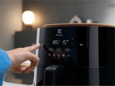 ELECTROLUX EAF5B AIR FRYER [5L] (5 / 9)