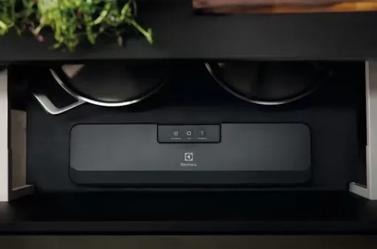 ELECTROLUX APARAT ZA VAKUMIRANJE E4VS1-4AG (9 / 10)