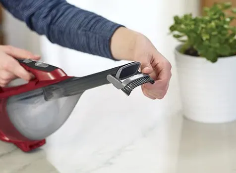 BLACK&DECKER RUČNI USISIVAČ 10.8V 1.5AH CRVENI (3 / 10)