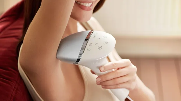 PHILIPS LUMEA ADVANCED BRI940/00 UREĐAJ ZA UKLANJANJE DLAČICA (4 / 7)