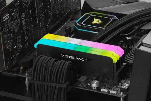 CORSAIR DIMM DDR4 32GB / 3200MHZ CMG32GX4M2E3200C16 VENGEANCE RGB RS (4 / 4)