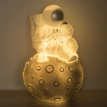 I-JMB LAMPA NOCNA ASTRONAUT 11X11X17CM (1 / 1)