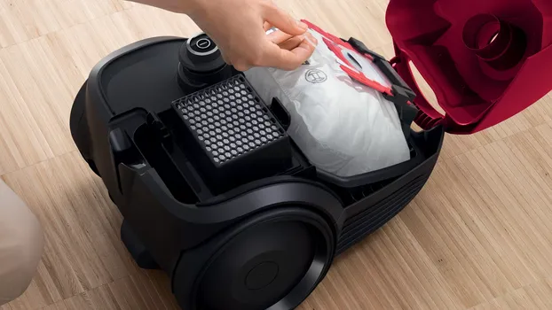 BOSCH USISIVAČ BGLS2RD1 (14 / 15)