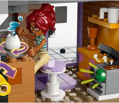 LEGO FRIENDS FRIENDS STANOVI I TRGOVINE U HEARTLAKEU 42670 (9 / 17)
