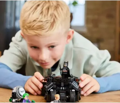 LEGO SUPER HEROES BATMAN S TUMBLEROM PROTIV TWO FACEA I JOKERA 76303 (14 / 18)