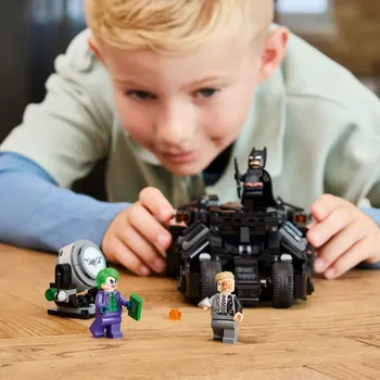 LEGO SUPER HEROES BATMAN S TUMBLEROM PROTIV TWO FACEA I JOKERA 76303 (15 / 18)