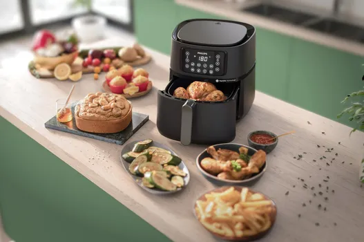 PHILIPS HD9285/93 AIRFRYER FRITEZA NA VRUĆ VAZDUH │ KAPACITET: 7,2L │ KAPACITET HRANE: 1,4KG │ TEHNOLOGIJA: RAPID AIR │ PROGRAMI: 16 │ FUNKCIJE: PRŽENJE, PEČENJE, GRILOVANJE, ČUVANJE TOPLOTE, DEHIDRATACIJA │ TEMPERATURA: 40-200°C │ SNAGA: 2000W