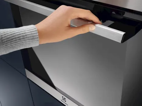 ELECTROLUX UGRADBENA PEĆNICA EOF3H40BX (6 / 8)