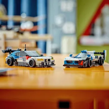 LEGO BMW M4 GT3 I BMW M HYBRID V8 (4 / 4)