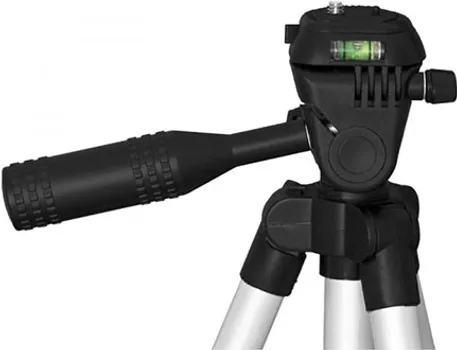 ESPERANZA TRIPOD WITH EJECTING COLUMN. DESIGNED FOR PHOTO CAMERAS, VIDEO CAMERAS, LASER MEASURING DEVICES, RANGEFINDERS, ETC. LIGHTWEIGHT ALLOY MATERIAL, SMALL SIZE AND RUGGED CARRYING CASE ALLOWS YOU TO EASILY TAKE IT WITH YOU AND USE IT AT WORK AND AT HOME. CONVENIENT RETRACTABLE LEGS AND MOUNTING BRACKETS ALLOW YOU TO QUICKLY SET UP A TRIPOD AT THE CORRECT HEIGHT. TECHNICAL DATA: 3-WAY PANHEAD REMOVABLE QUICK RELEASE PLATE 4-SECTION ALUMINUM LEGS QUICK LEVER LOCK RUBBER LEG TIP MAXIMUM HEIGHT: 1060MM MINIMUM HEIGHT: 360MM MAXIMUM LOAD WEIGHT: 2KG WEIGHT: 500G (TELESKOPSKI STATIV ZA FOTOAPARAT CEDER EF108) (1 / 4)