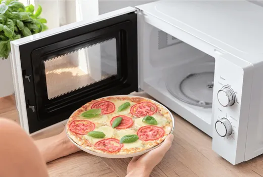 SENCOR SMW 1918WH MIKROTALASNA RERNA │ ZAPREMINA: 20L │ SNAGA: 700W │ PREČNIK TANJIRA: 25,5 CM │ OTVARANJE VRATA: LEVO │ DIMENZIJE: 25,9 X 44 X 36,4 CM │ BOJA: BIJELA │ TEŽINA: 10 KG (5 / 7)