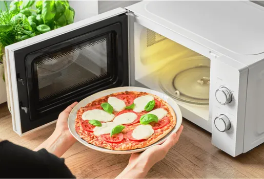 SENCOR SMW 4220WH MIKROTALASNA RERNA │ SNAGA: 700W │ SNAGA GRILA: 1000W │ KAPACITET: 20L │ DIMENZIJE: 440MM X 364MM X 259MM │ MATERIJAL: EMAJL │ BOJA: BIJELA │ ROTIRAJUĆI TANJIR: 25.5CM │ FUNKCIJE: TAJMER, ODMRZAVANJE │ KONTROLA: MEHANIČKA │ OSTALO: 5 NIVOA SNAGE, LAKO ZA ČIŠĆENJE (3 / 9)