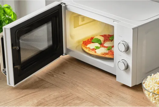 SENCOR SMW 4220WH MIKROTALASNA RERNA │ SNAGA: 700W │ SNAGA GRILA: 1000W │ KAPACITET: 20L │ DIMENZIJE: 440MM X 364MM X 259MM │ MATERIJAL: EMAJL │ BOJA: BIJELA │ ROTIRAJUĆI TANJIR: 25.5CM │ FUNKCIJE: TAJMER, ODMRZAVANJE │ KONTROLA: MEHANIČKA │ OSTALO: 5 NIVOA SNAGE, LAKO ZA ČIŠĆENJE (6 / 9)